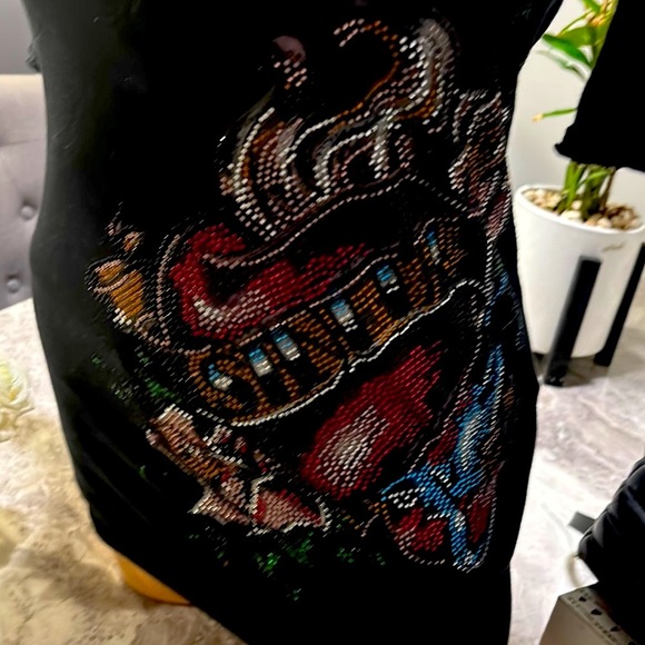 RARE Sinful by Affliction Rhinestone Black Graphic V-Neck Top with Rose - Picture 3 of 12